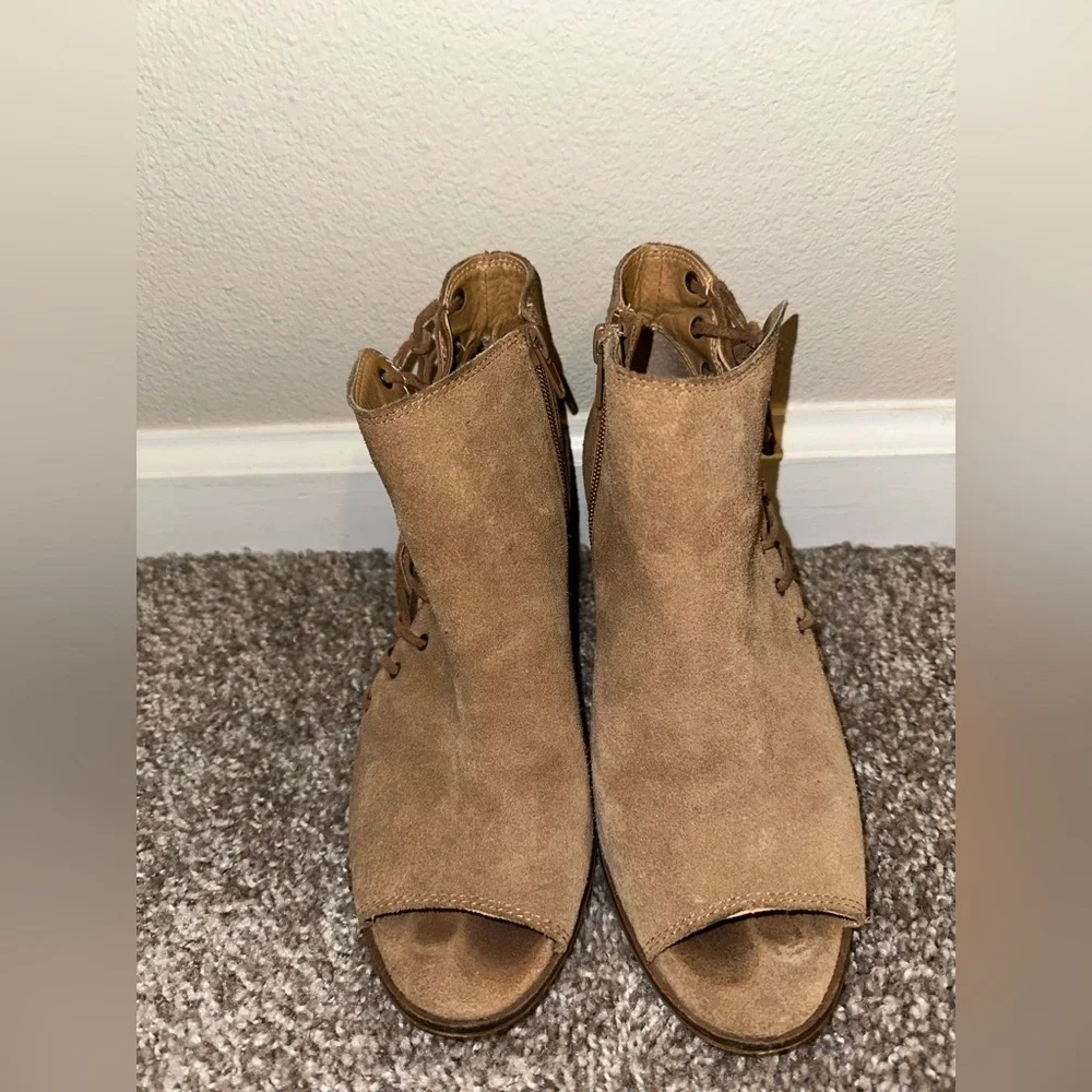 LUCKY BRAND Women's LK-HARTLEE dress Sandal - Picture 5 of 16